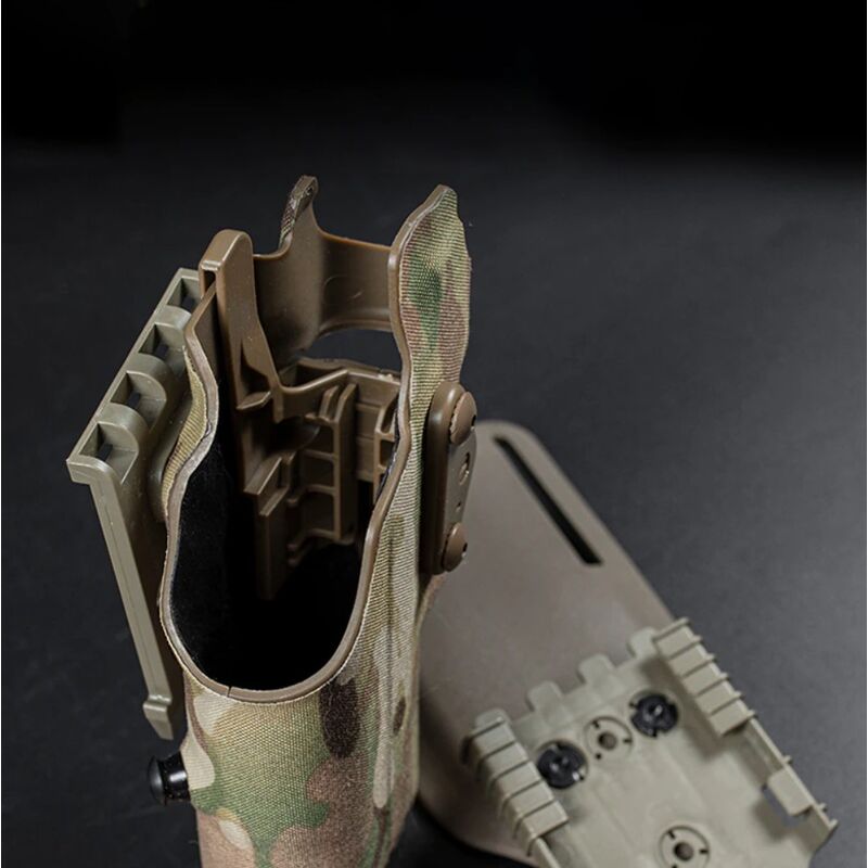 Alternative view of Pistolera tipo Safariland con pala y pernera