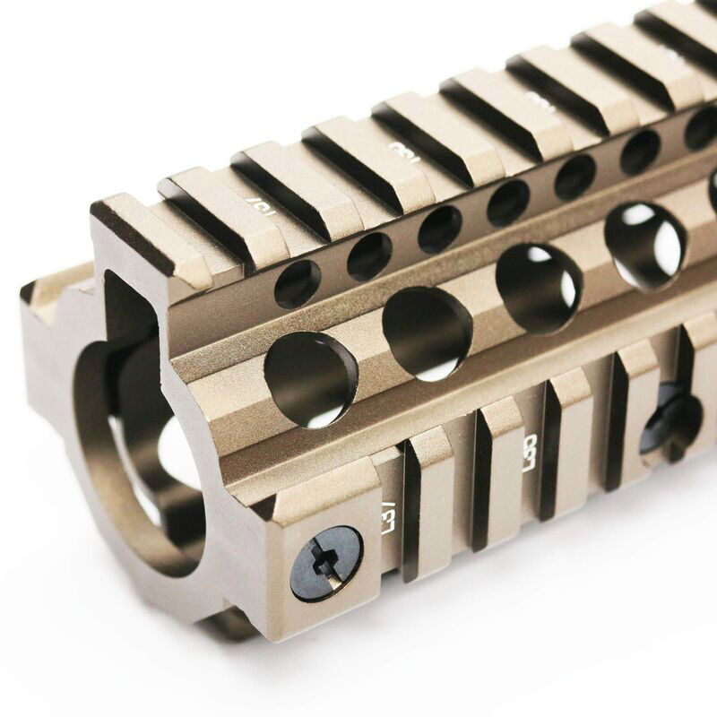 Alternative view of Guardamanos MK18 Ris II Tipo Daniel Defense 12