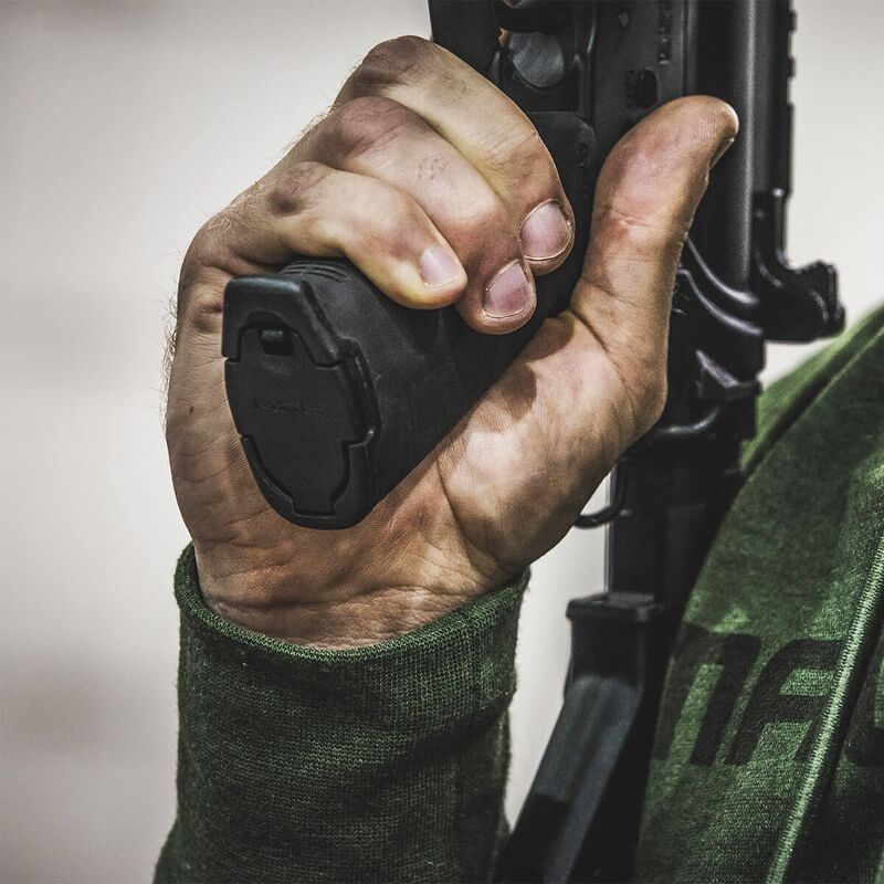 Alternative view of Pistolete MOE + para M4 GBB Magpul