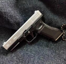 Llavero Metálico Glock Con Piezas Móviles - Imagen 8
