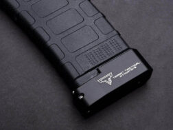 Alternative view of Baseplate Metálico TTI para Cargadores M4 - Double Bell - Negro