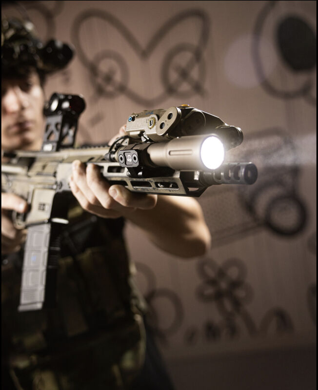 Montura abatible SWVL MLOK para linternas M300 y M600 WADSN - Imagen 5