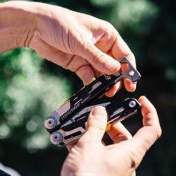 Signal con funda nylon Leatherman - Coyote - Imagen 3