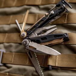 MUT con funda Marrón Leatherman - Negro y Plata - Imagen 6